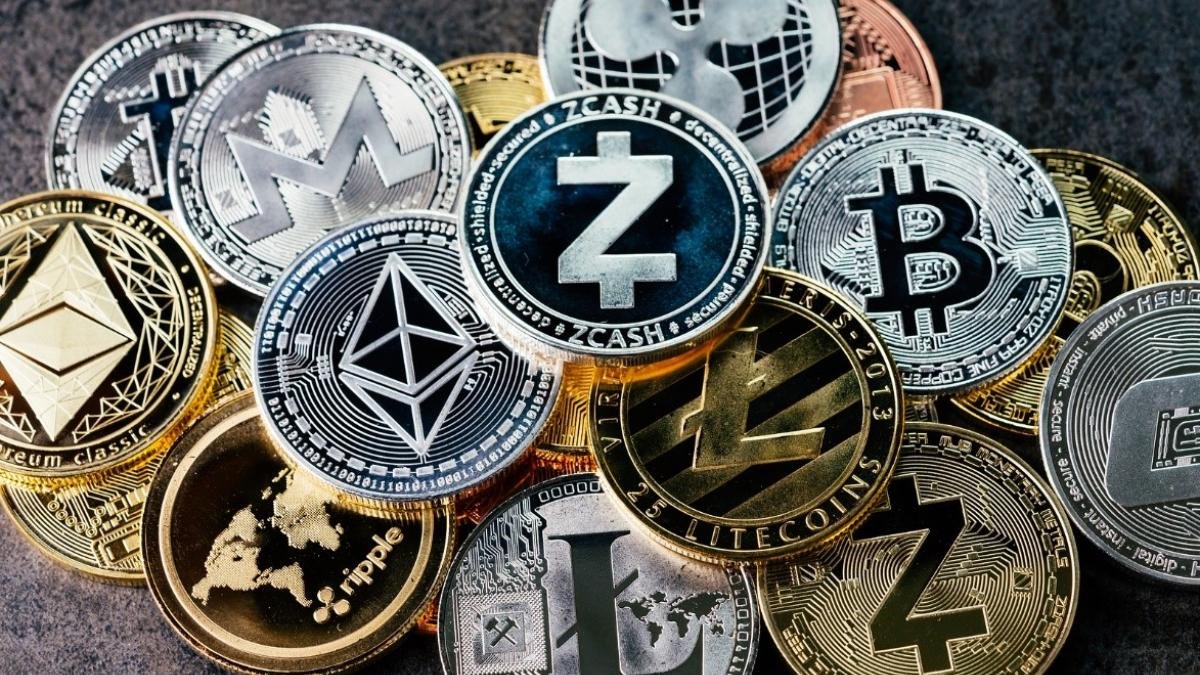 The cryptocurrency price has made a slight comeback today with coins like Litecoin, Ethereum, and Bitcoin taking a decent jump. Cryptocurrency Price Today: Green Signals In The Market; Litecoin Jumps By 4.16%, Ethereum, Bitcoin Also Up